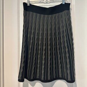 Mossimo Black w/Gray Pattern Knit Midi, Size L